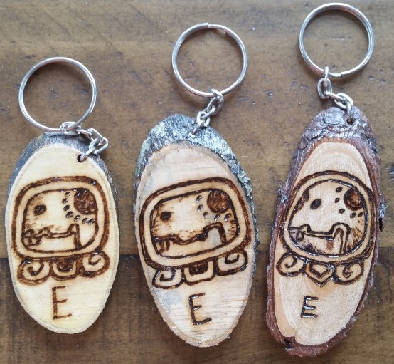 Wood-burned Maya calendar keychain - E' (Tooth) - ChristmasInGuatemala.com